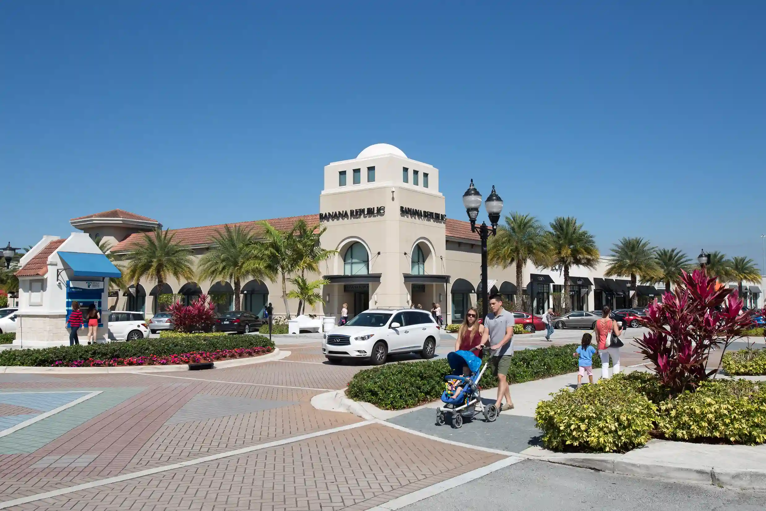 The Shops at Pembroke Garden