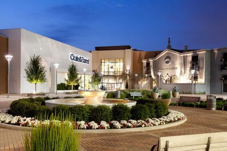 The Shops at Willow Bend